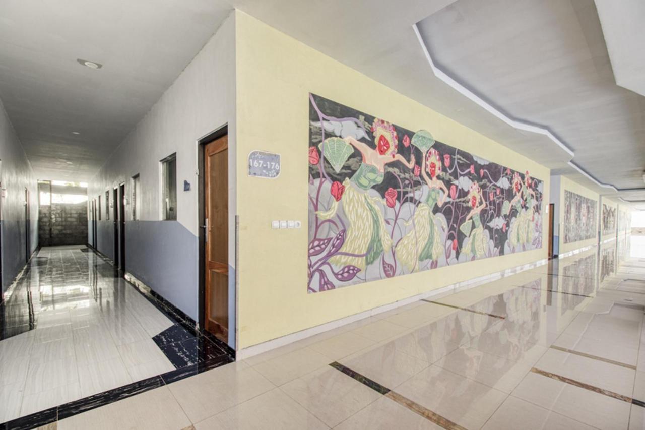 Reddoorz Plus @ Flory Hotel Yogyakarta Exterior foto