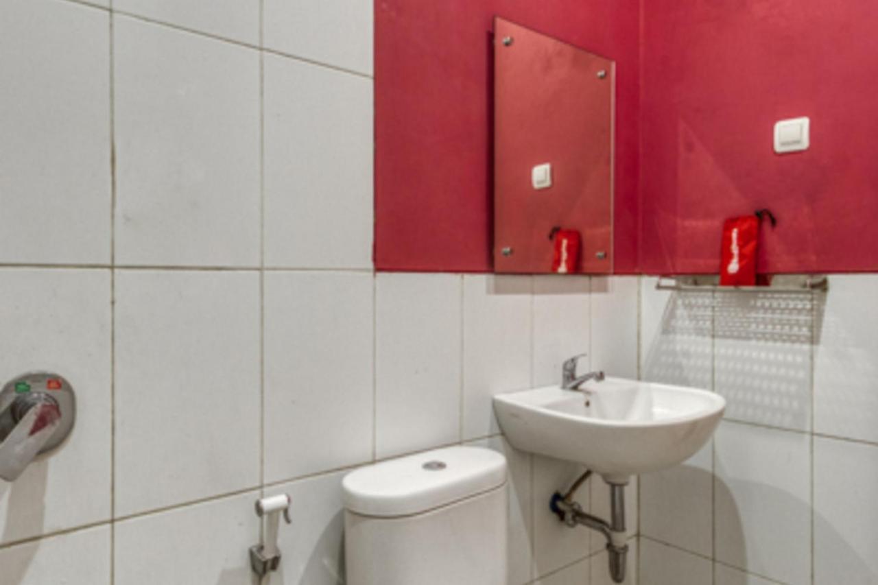 Reddoorz Plus @ Flory Hotel Yogyakarta Exterior foto